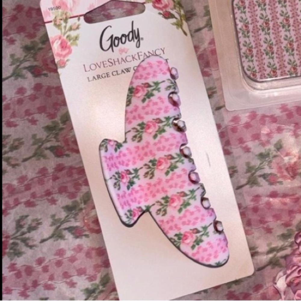 Loveshackfancy claw hair clip